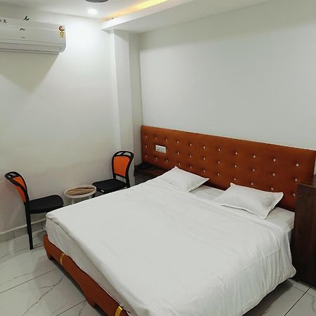 Hotel Shree Kedar Palace ウッジャイン エクステリア 写真