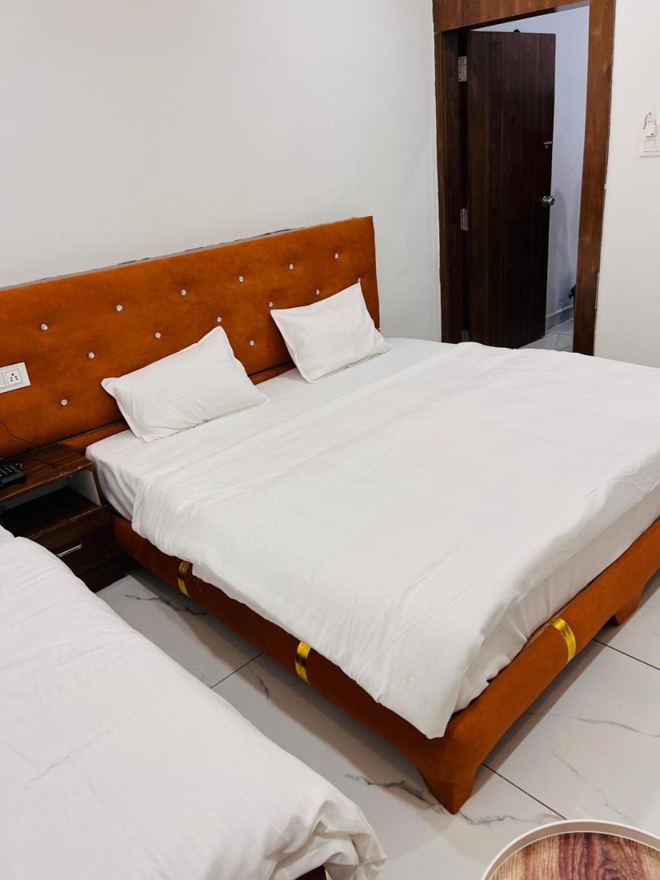 Hotel Shree Kedar Palace ウッジャイン エクステリア 写真
